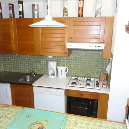 Apartment 2 Pieces Pour 6 Personnes, Cabine, Parking, Au Coeur Du Village, Proche Des Pistes - Fr-1-572-166 *